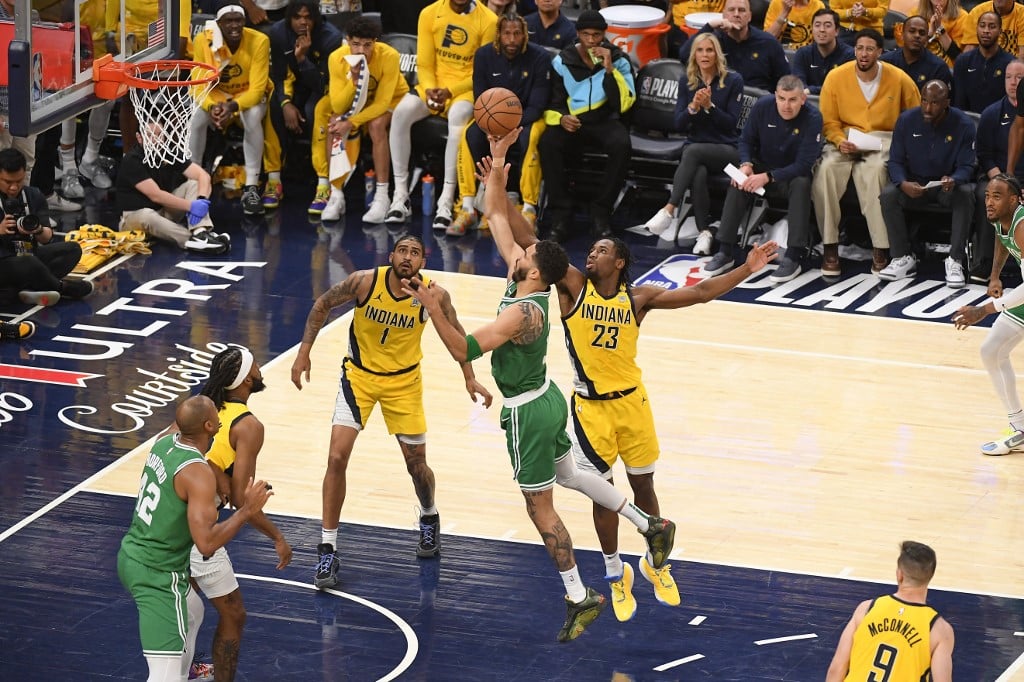 CELTICS LUMAPIT SA EASTERN CONFERENCE TITLE

