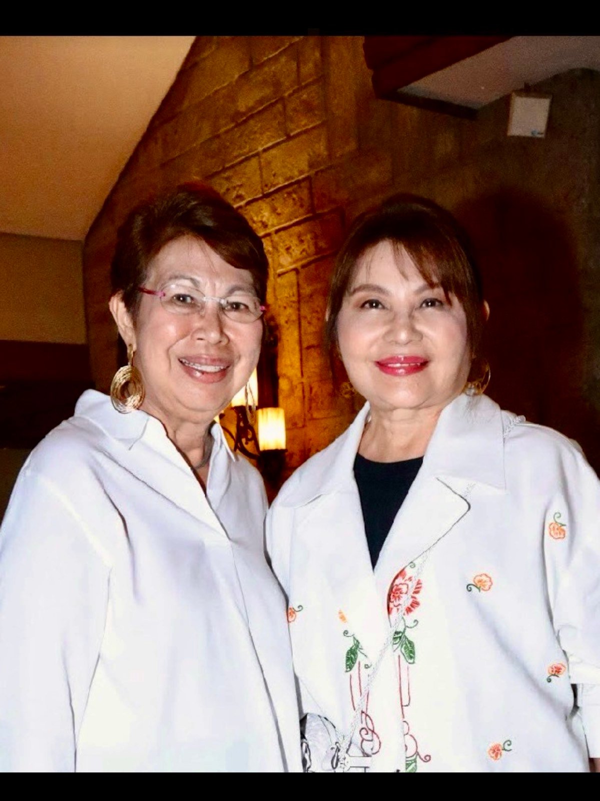 Roselle Del Rosario and Consul Marian Ong.