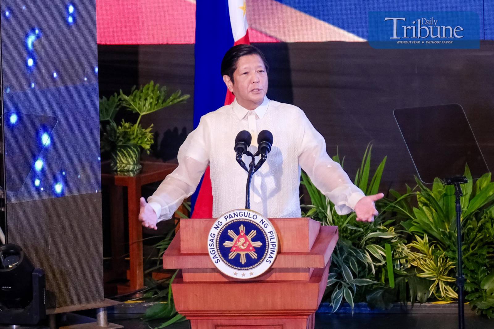 100 families receive land rights