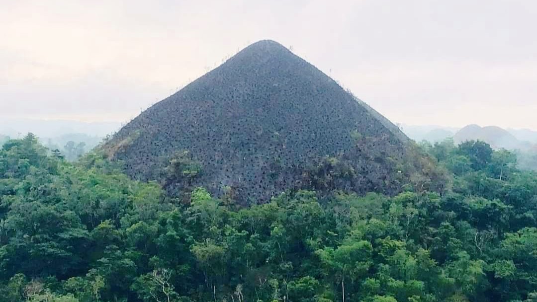 Grassfire hits Bohol's Chocolate Hills