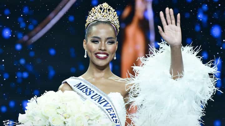 Color makes the grade Chelsea Anne Manalo was crowned Miss Universe Philippines 2024 during the pageant’s coronation night held 22 May at the Mall of Asia Arena. The 24-year-old Filipino-American will vie for the Philippines’ fifth Miss Universe crown in Mexico later this year.