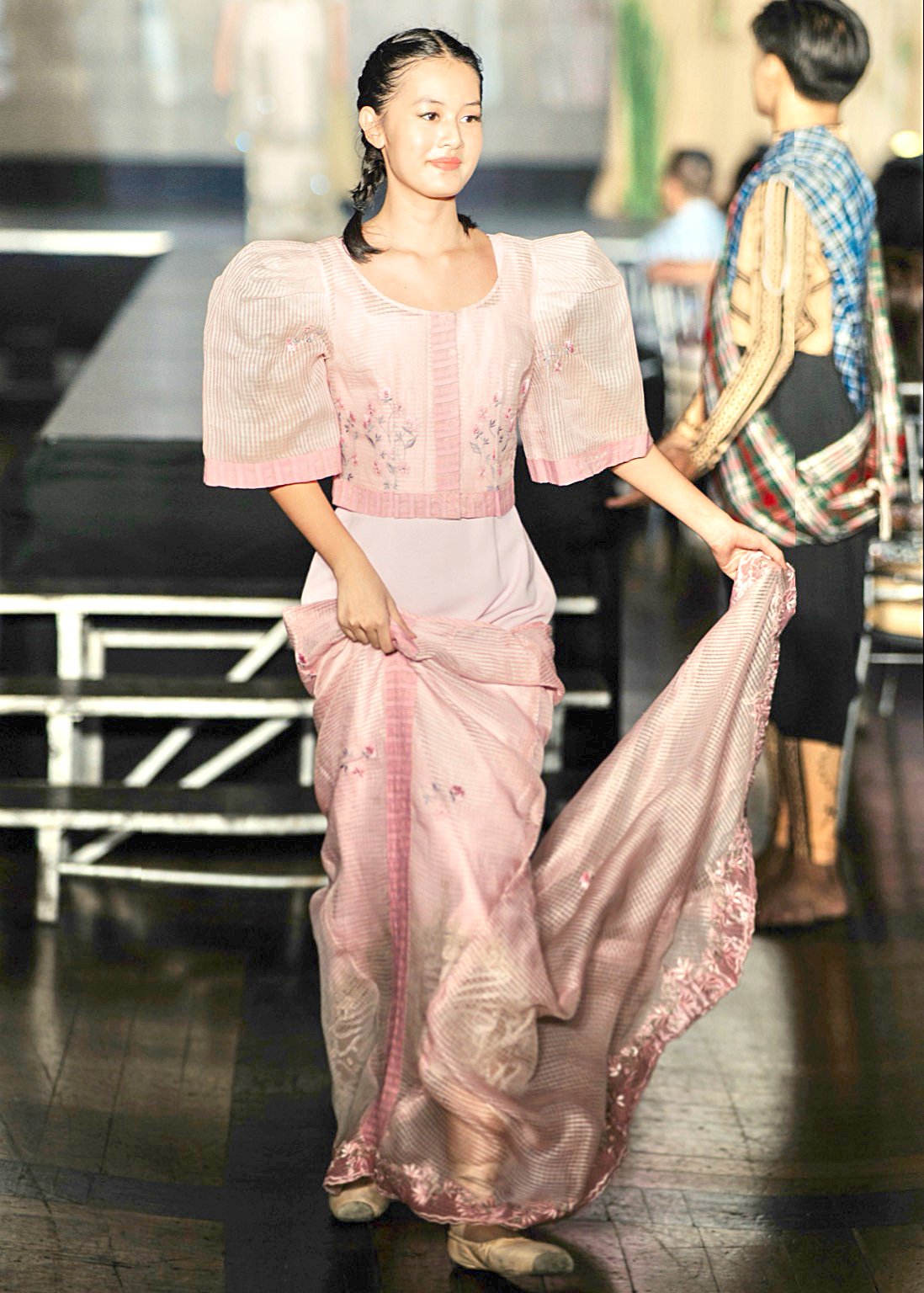 Baby pink striped chiffon soft baro and serpentina with light floral machine embroidery.