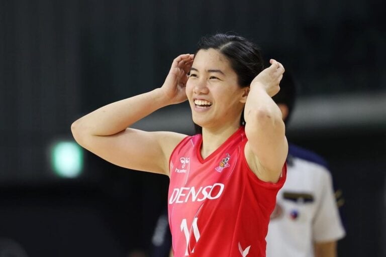 Creamline rallies behind De Guzman