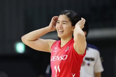 Creamline rallies behind De Guzman