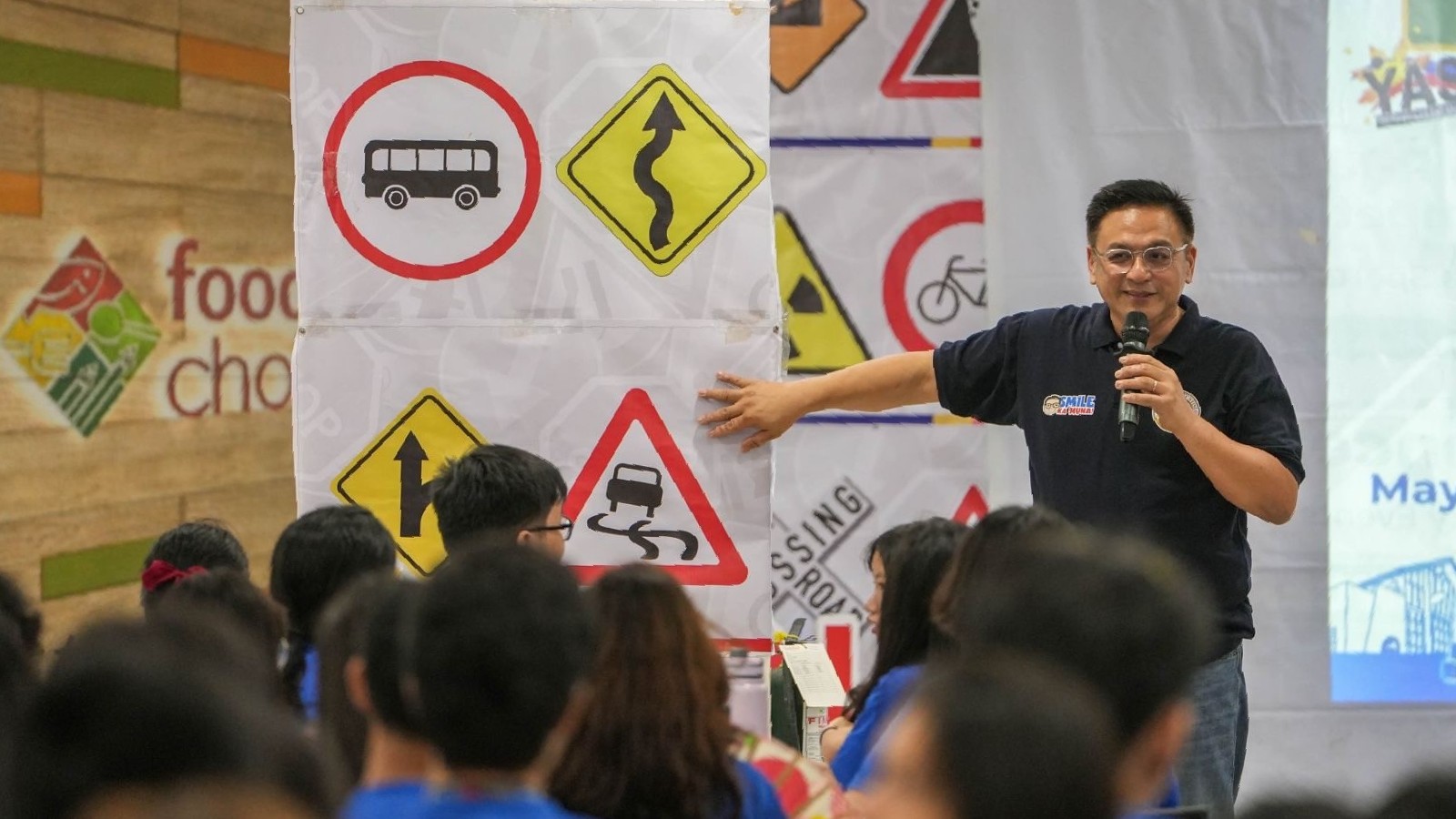 Muntinlupa trains students on road safety 