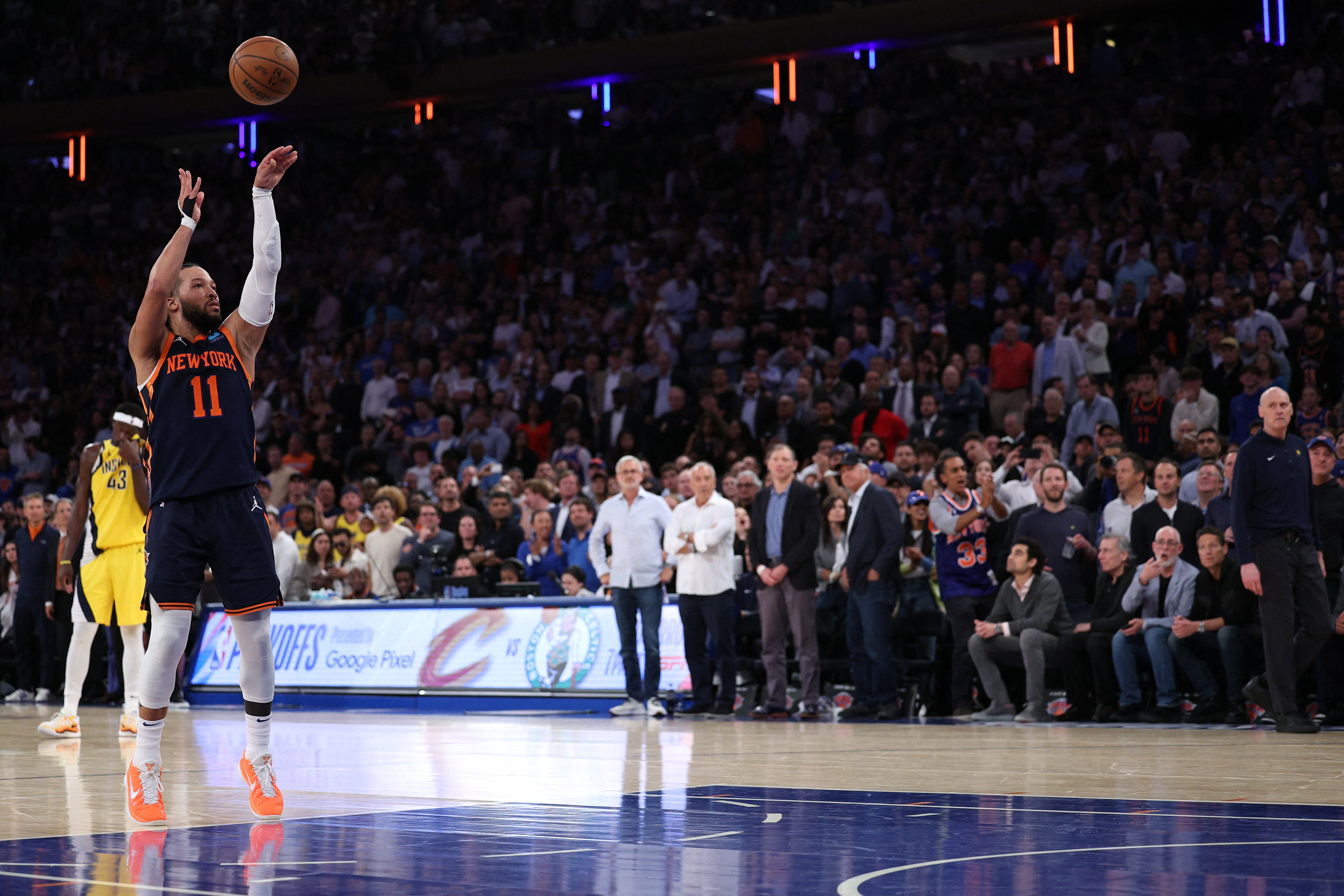 Battling Brunson sparks Knicks past Pacers