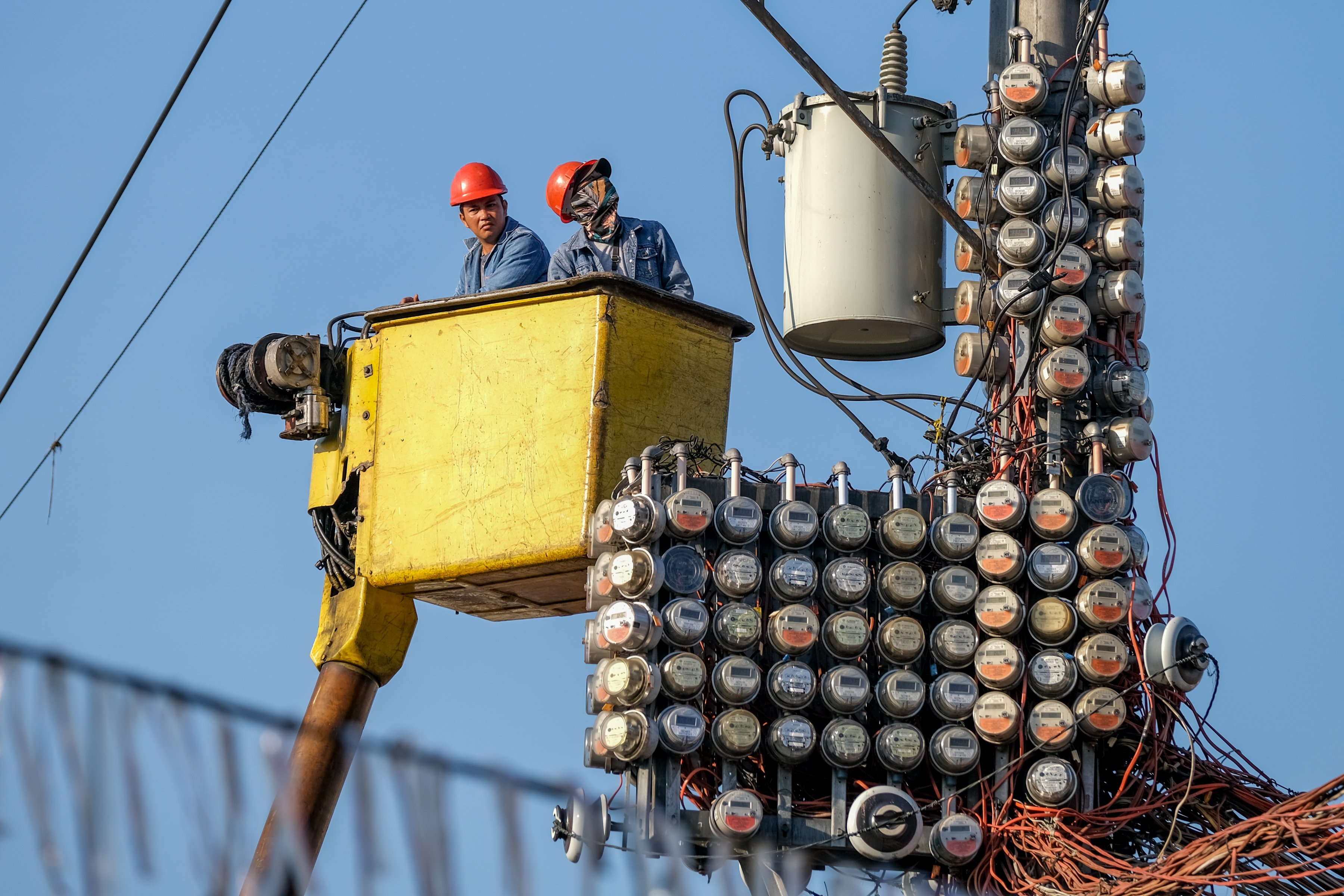 House OKs bill extending Meralco franchise 25 years
