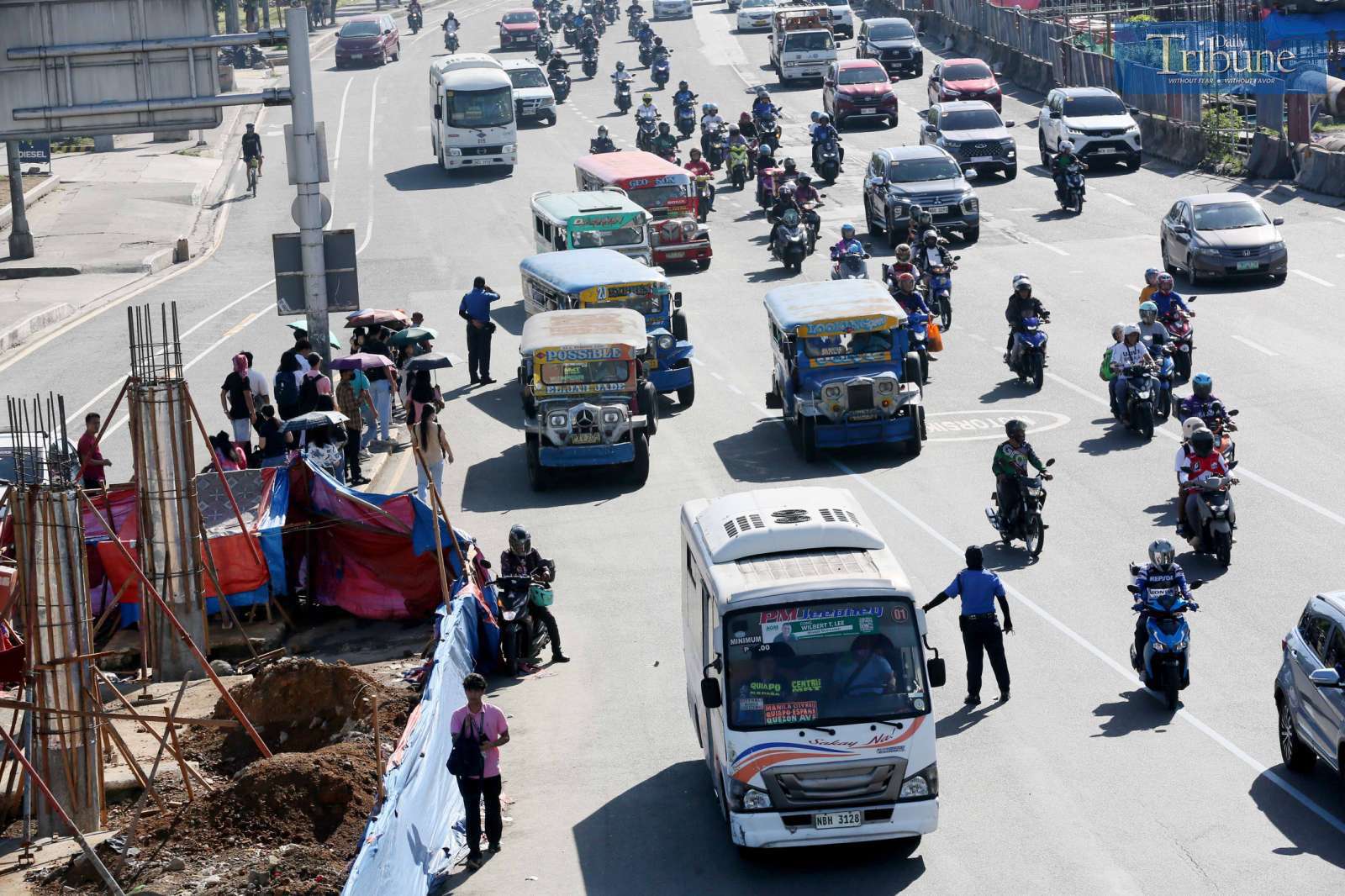 Usual grind for 'consolidated' traditional jeepneys