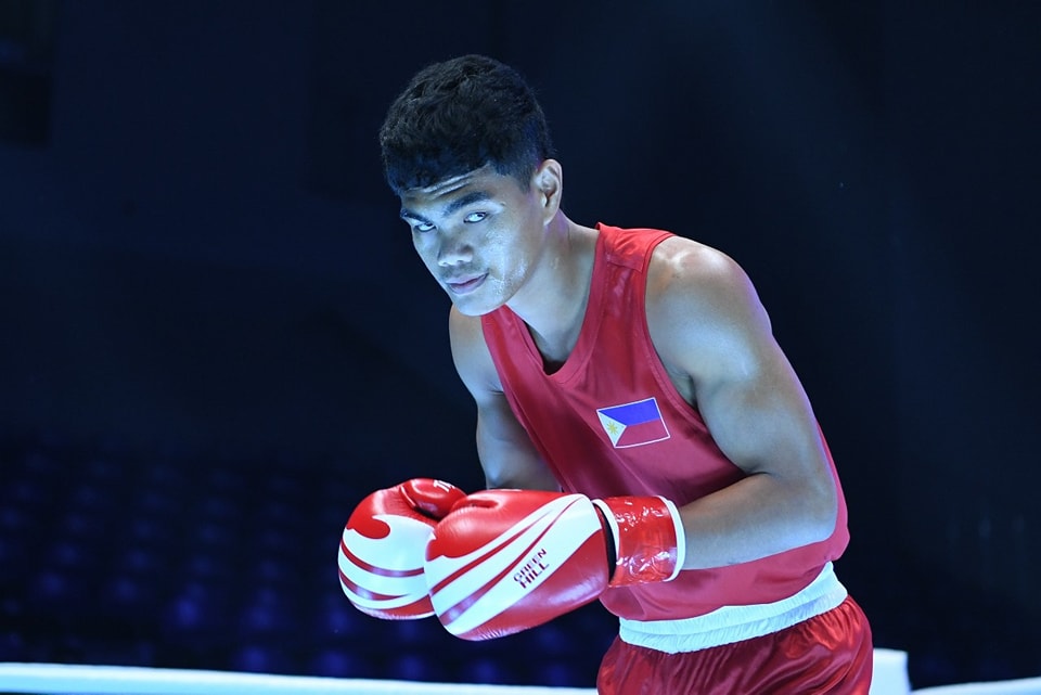 Kazakh stops Fajardo