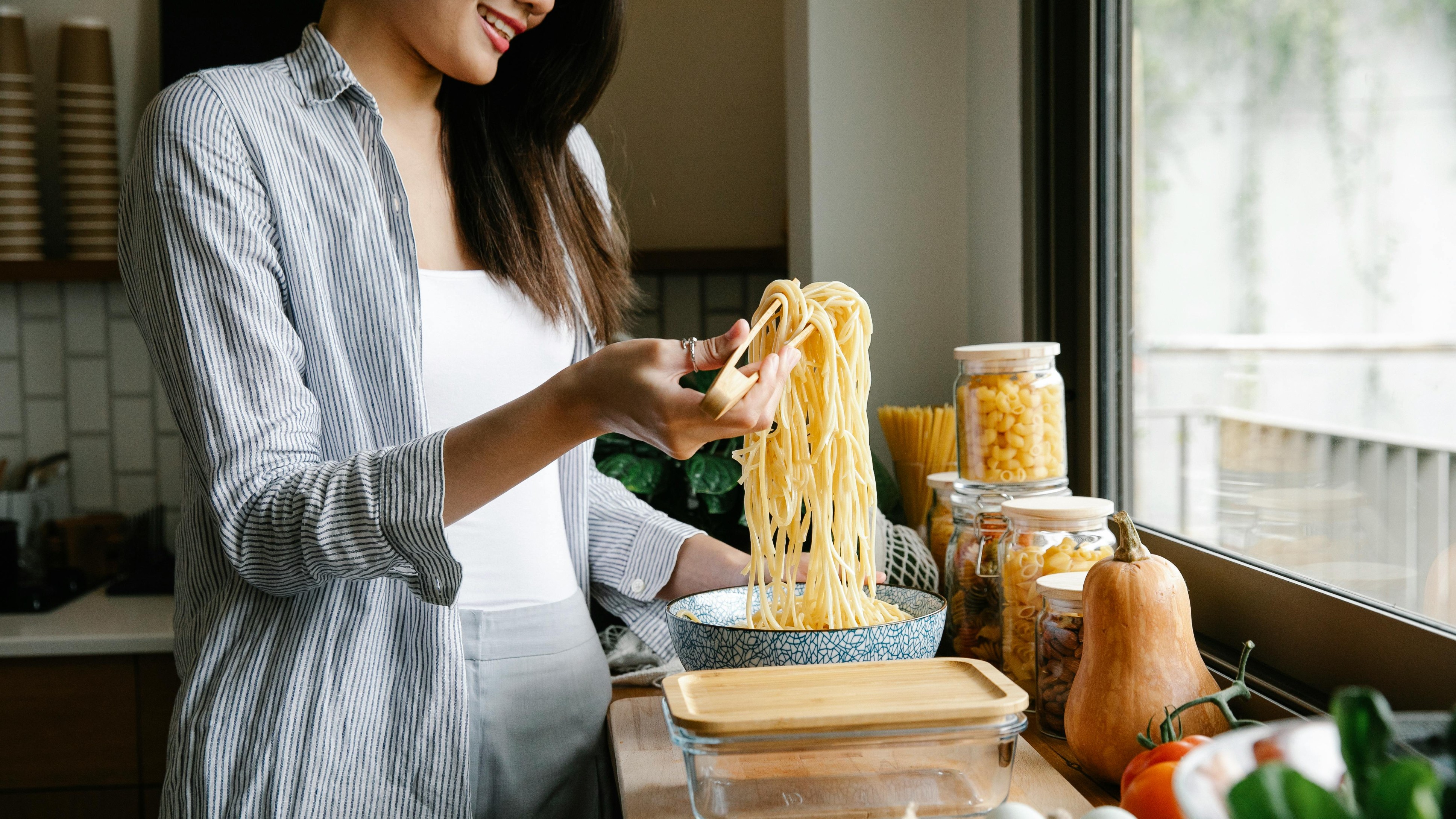 Takeaway Cravings on a Budget? Conquer them with these “Fake-away” Hacks!