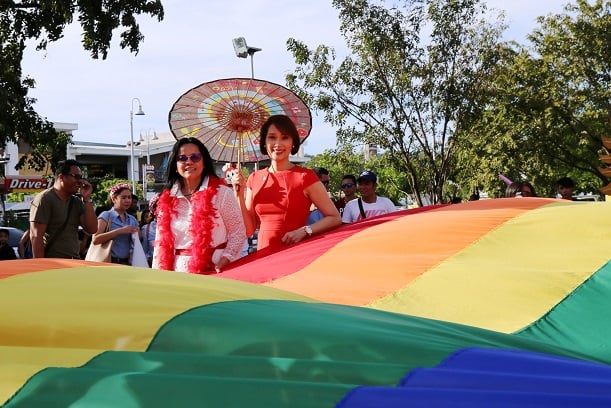 LGBTQIA+ couples get hitched
