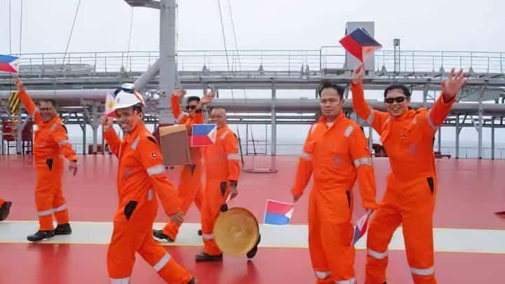 Filipino seafarers