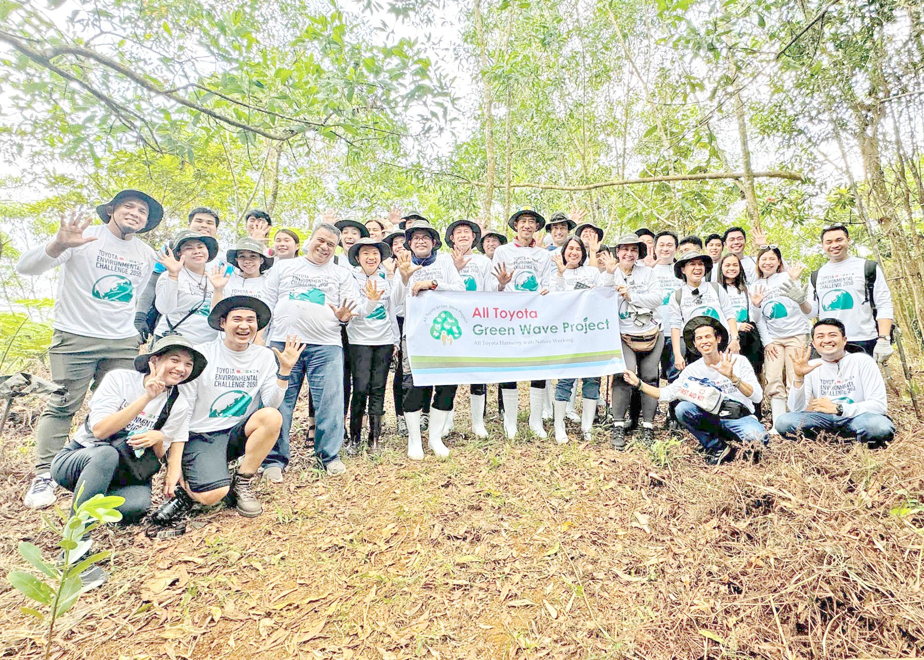 Motorists love reforestation
and livelihood development, too