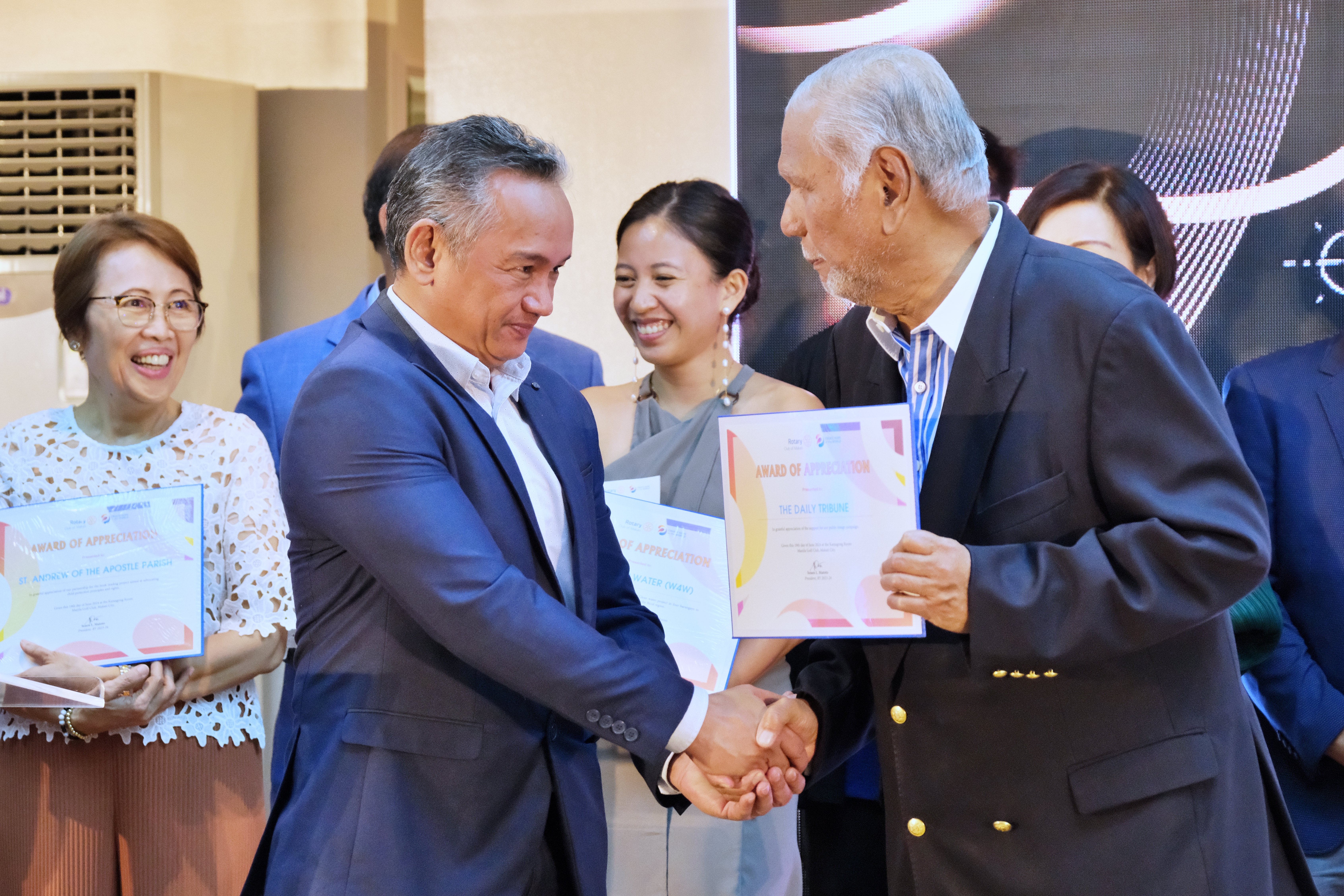 Rotary Club of Makati fetes TRIBUNE as public service partner