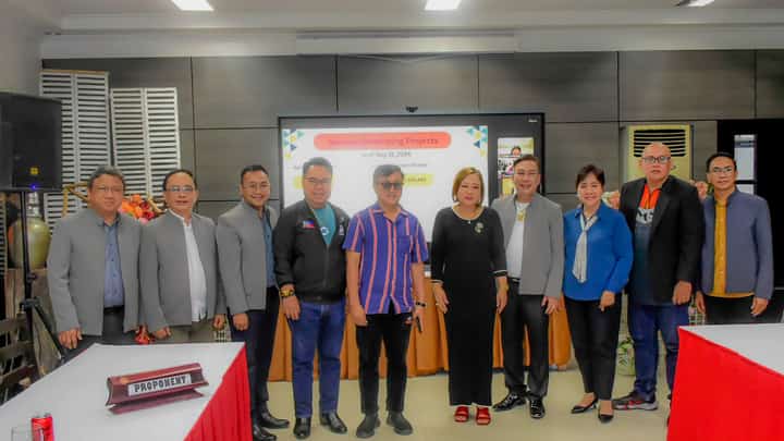 Senator Tolentino promised to support the establishment of the WMSU Medical Center. Dr. Ma. Carla A. Ochotorena, WMSU President, along with the Members of the Board of Regents and other WMSU officials