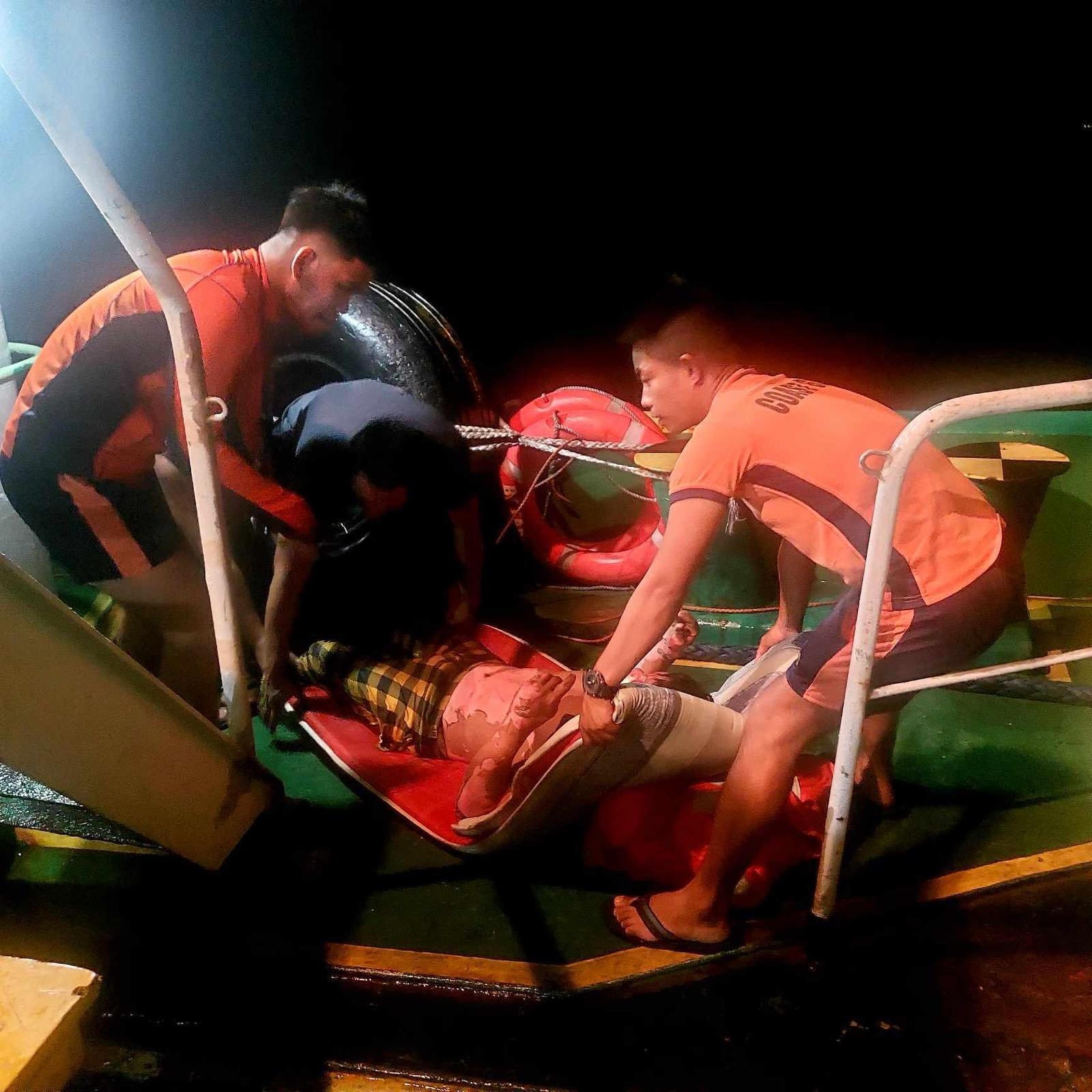 2 die, 3 missing in Naga, Cebu fishing banca blaze 