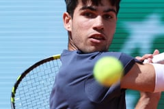 Carlos not chasing ‘impossible‘ records