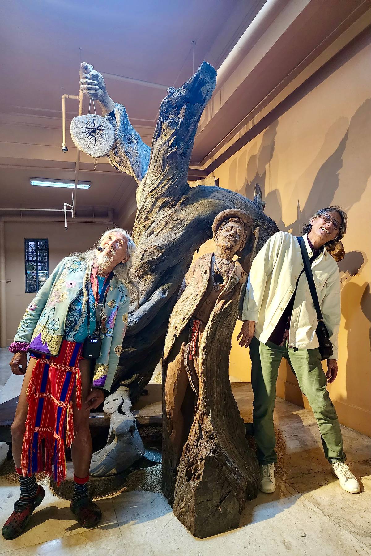 the artist and the filmmaker with one of the pieces exhibited at the ‘Indio-Genius’ show in National Museum in 2023.