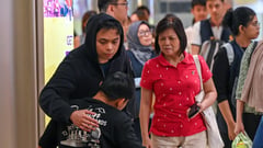 Singapore Airlines offers $10,000 to passengers hurt by turbulence