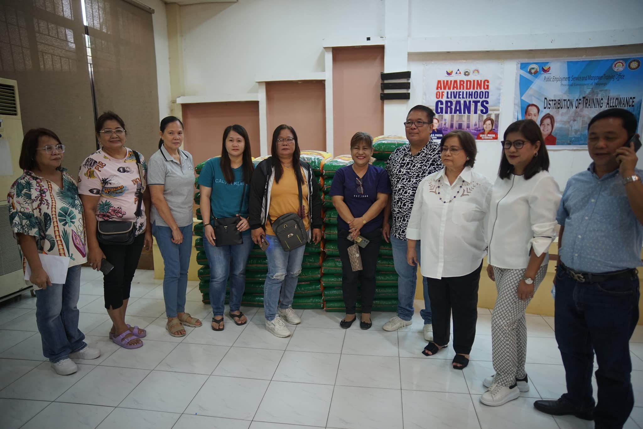 Kapampangans get grants, training allowances 