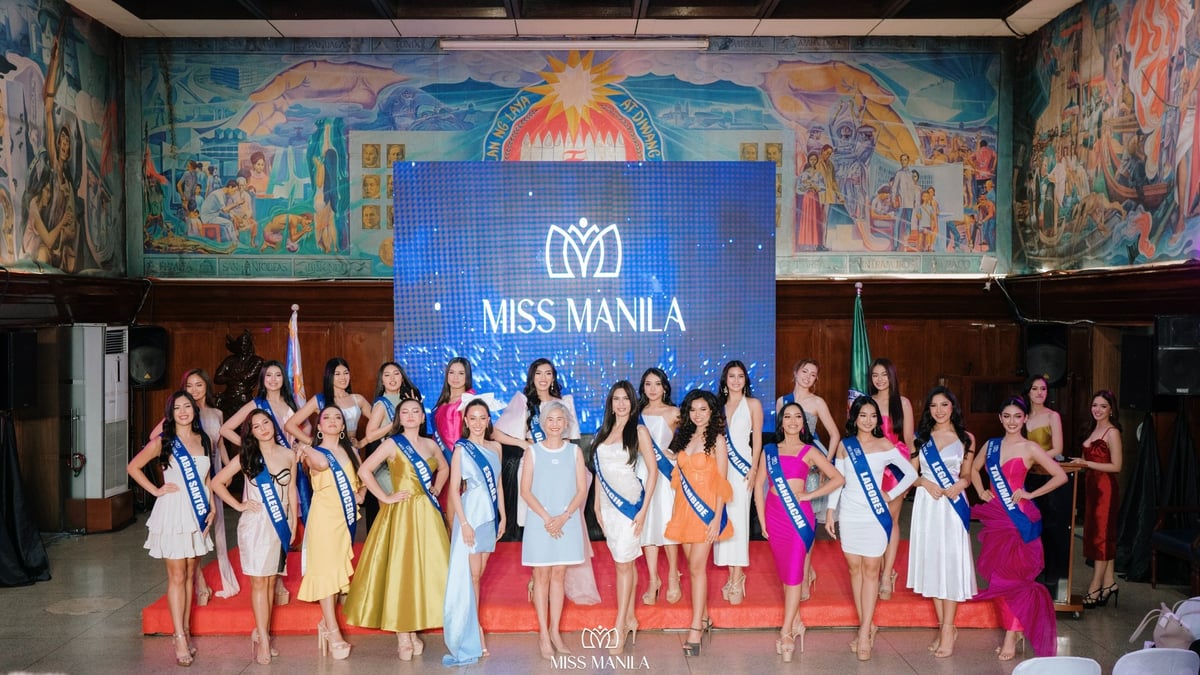 Crowning Miss Manila