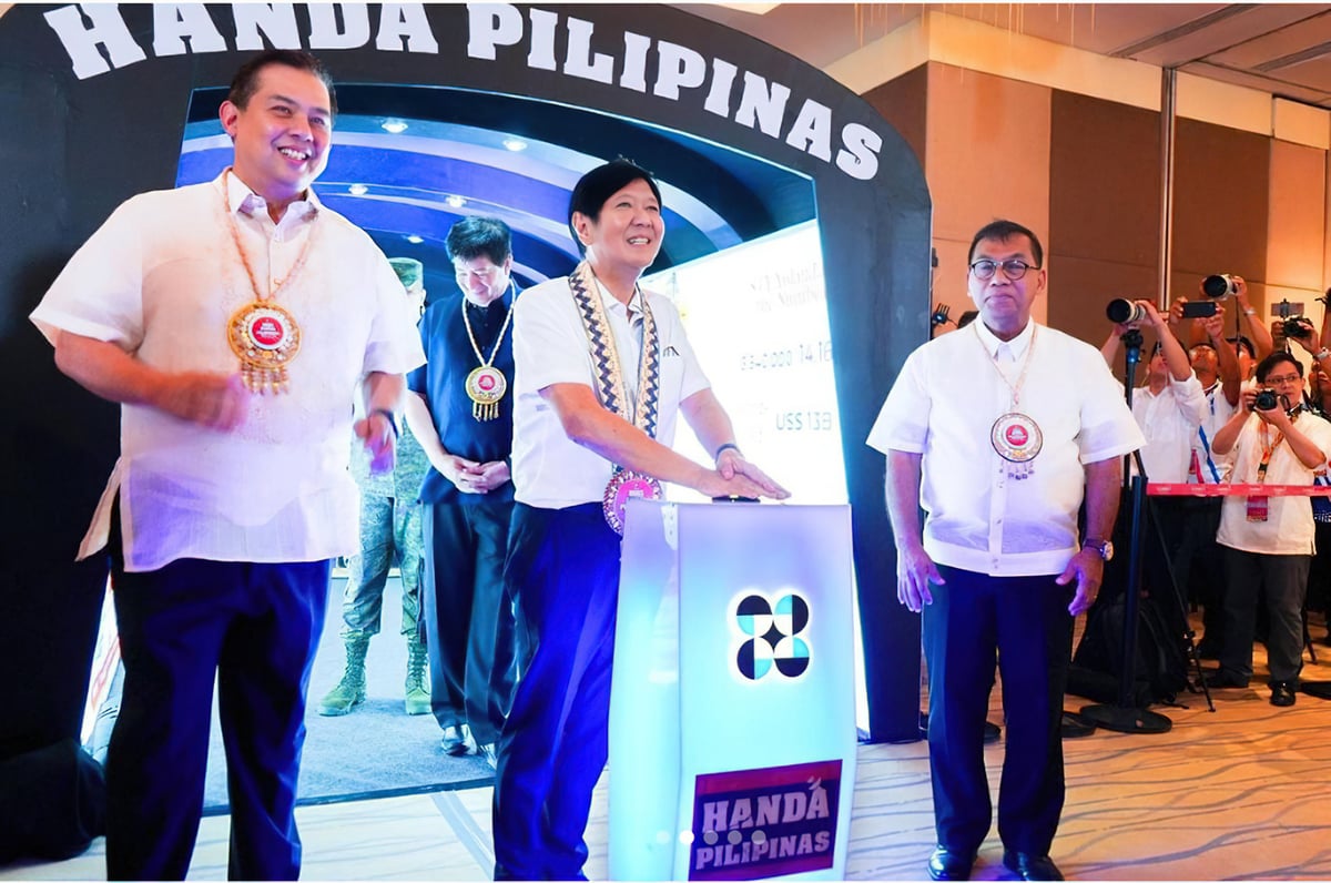 7.  PRESIDENT Marcos opens the Visayas leg of the Handa Pilipinas in Tacloban City late last year.