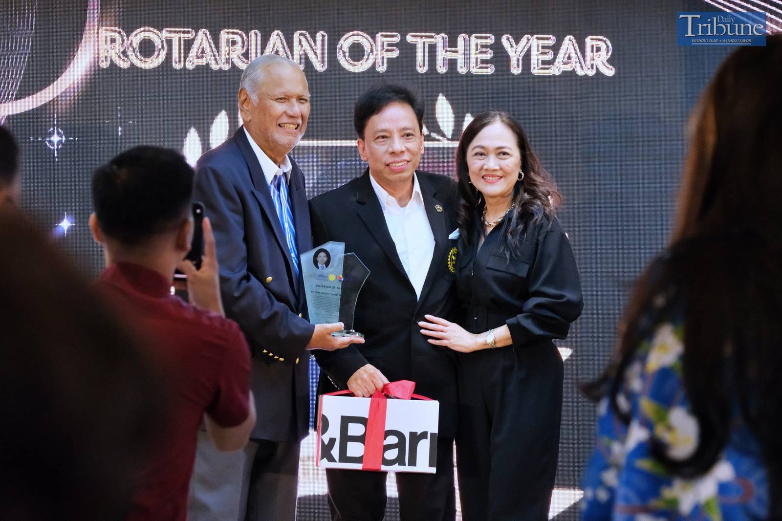 TRIBUNE-rotaryclubofmakati