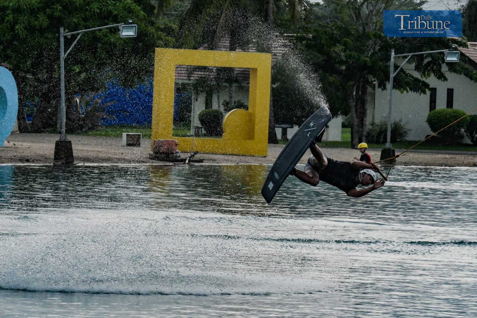 HANG TEN!