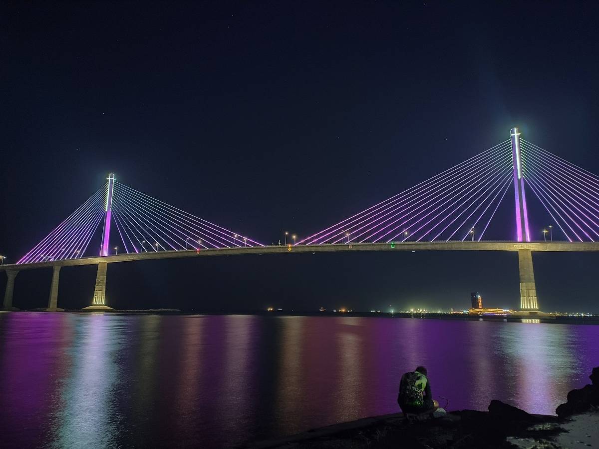 The 8.9-kilometer Cebu-Cordova Link Expressway is the country’s tallest and longest bridge. It is also the first expressway in southern Philippines. It connects Mactan Island through Cordova town to mainland Cebu through the South Road Properties.
