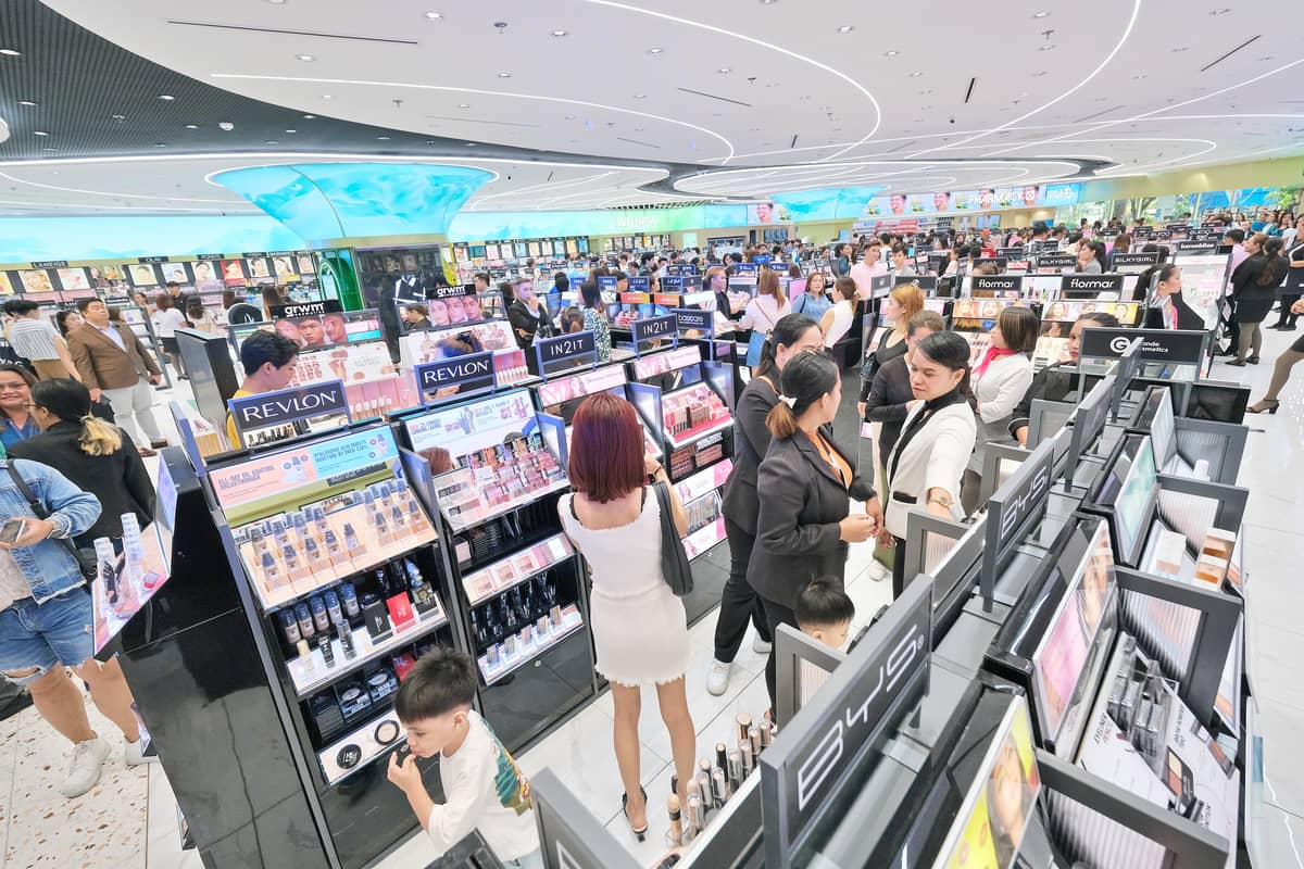 Watsons customers enjoy the wide array of health and beauty choices in the newly opened store in Pasay City.