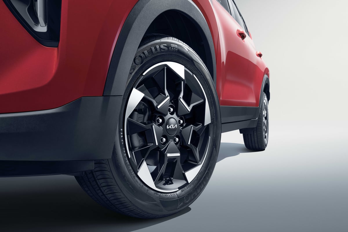 Got go 16-in styled alloy wheels.