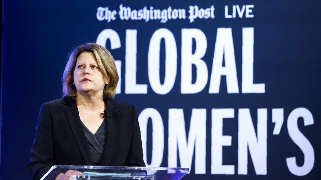 In shakeup, Washington Post executive editor steps down