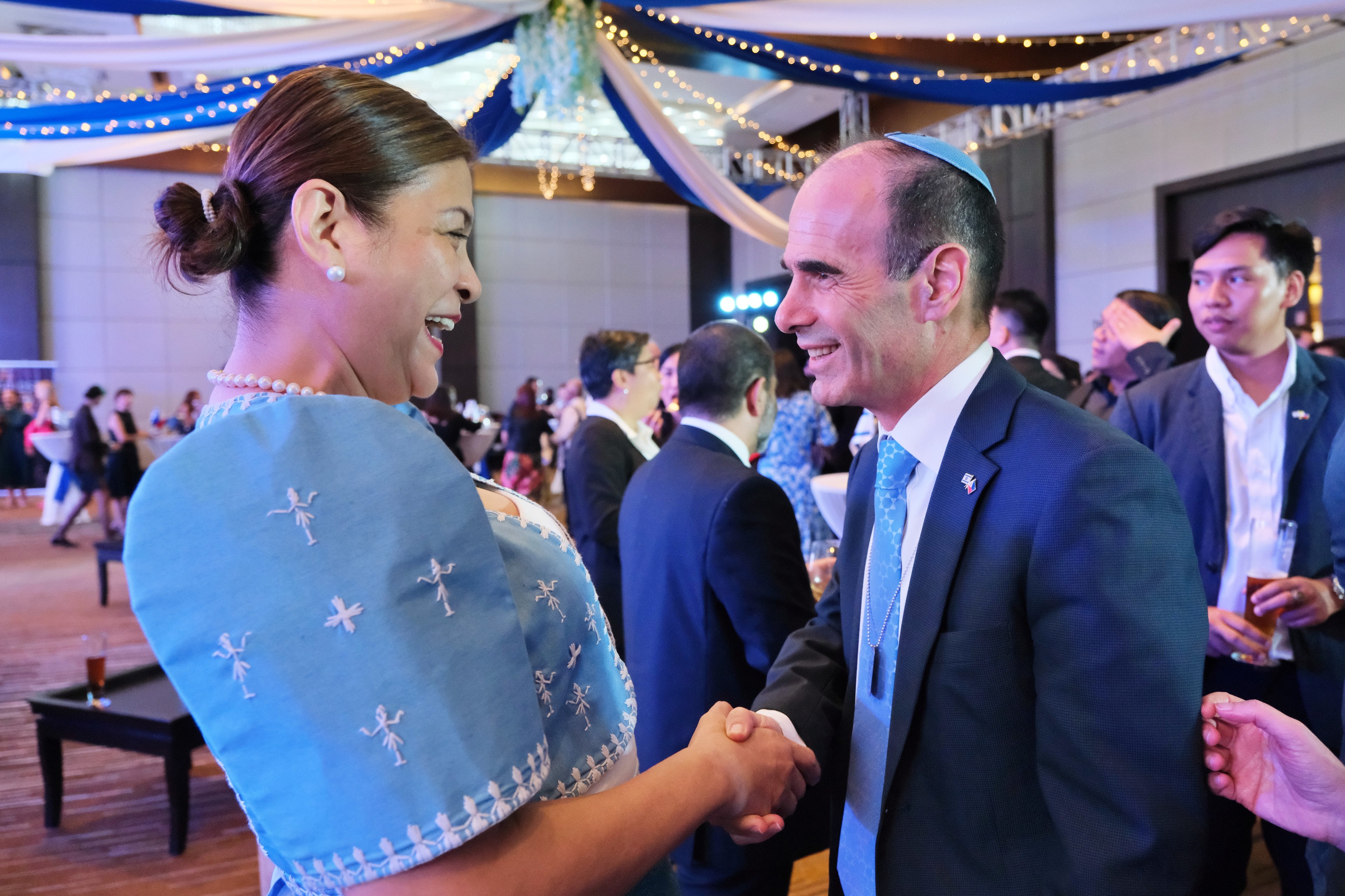 DAILY TRIBUNE’s Chingkee Mangcucang with Ambassador Fluss