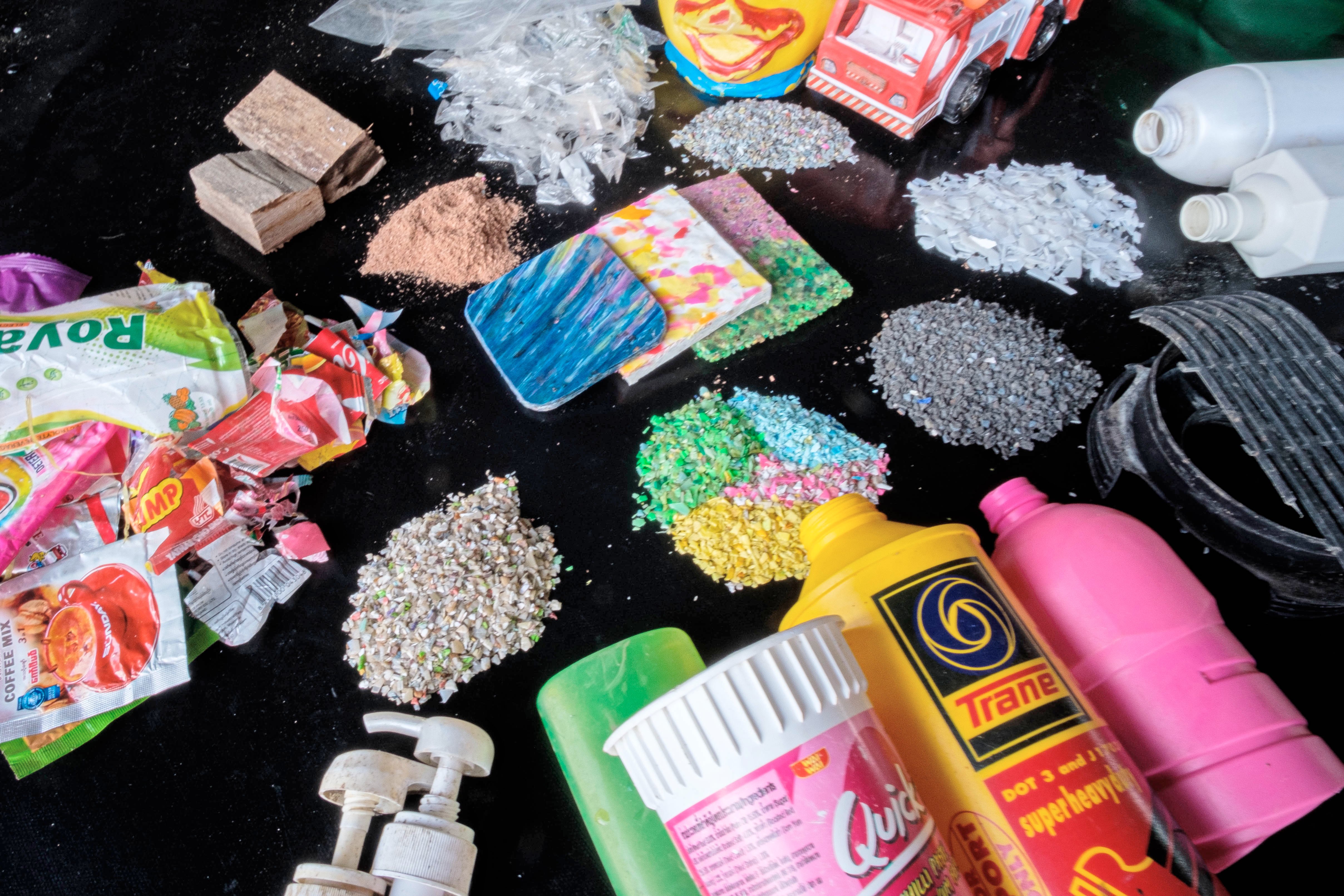 Upcycling plastic waste to various products
