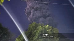 Hundreds in emergency shelters after Philippine volcano erupts