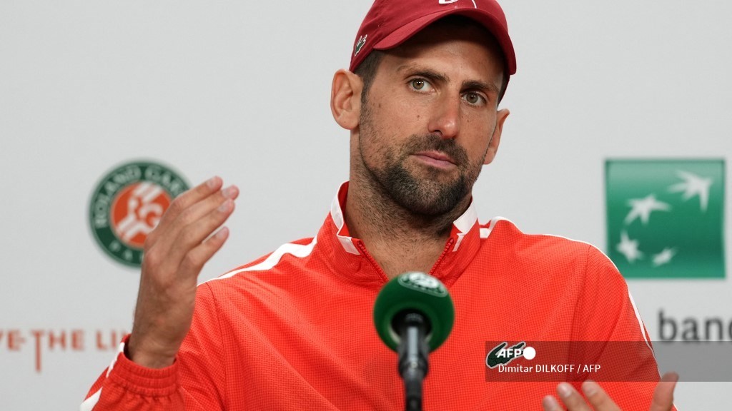 Djokovic will only play at Wimbledon if he can 'fight for title'