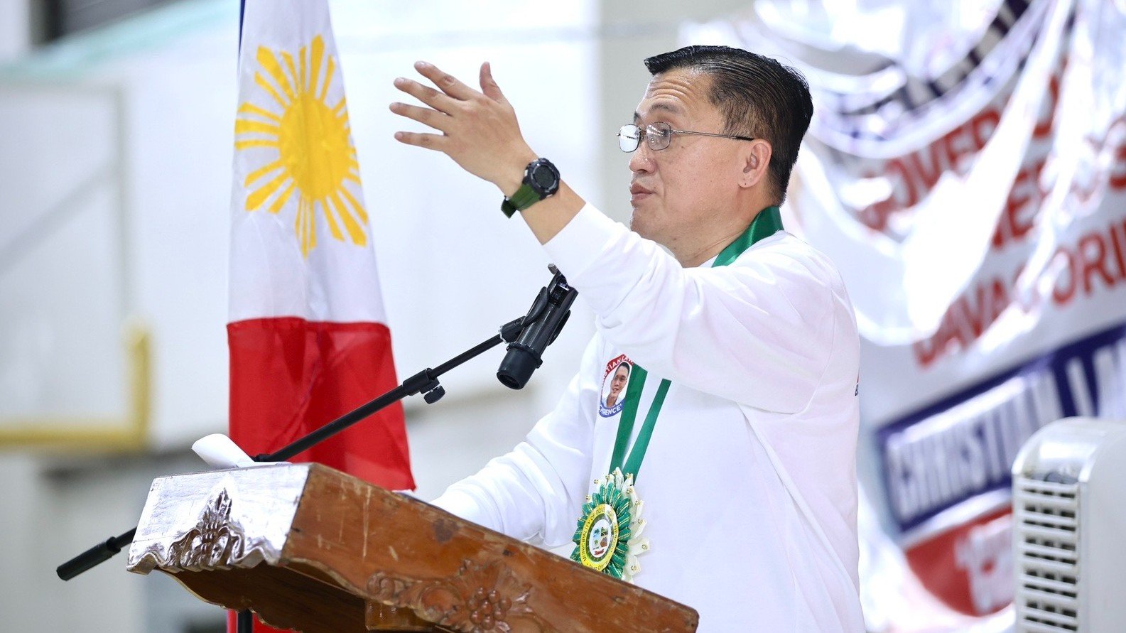 Bong Go helps fuel Filipino boxer Charly Suarez's winning streak