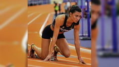 Hurdler Hoffman captures bronze
