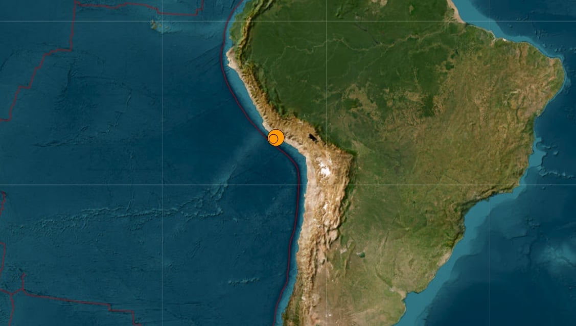 7.2 magnitude earthquake strikes off Peru, eight injured
