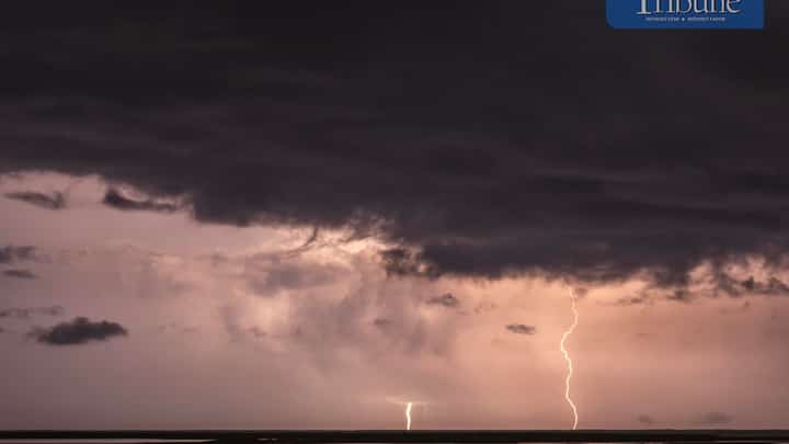 TRIBUNE-lightning