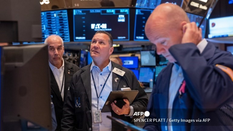 Stock markets mostly drop, yen gains after 38-year low