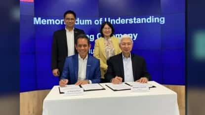 Siemens ASEAN President and chief executive officer Thai Lai Pham and Trade Secretary Alfredo Pascual sign a memorandum of understanding (MoU) on Friday (June 7, 2024) in Singapore. The MoU seeks to explore areas of cooperation to address the needs of the industrial and infrastructure sectors in the country.