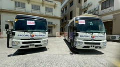 FL turns over 7 new mobile clinics in Region 3