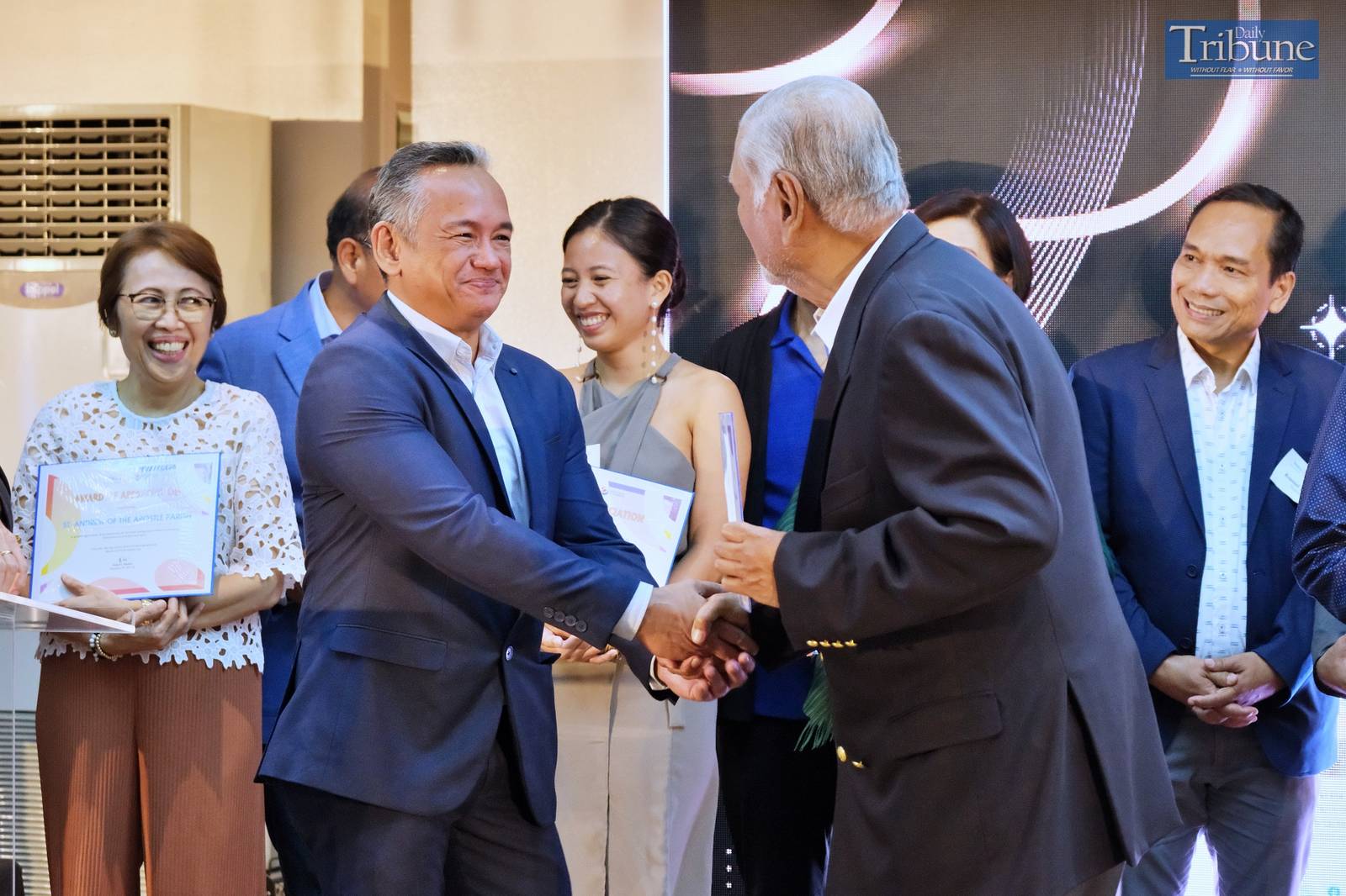 TRIBUNE-rotaryclubofmakati
