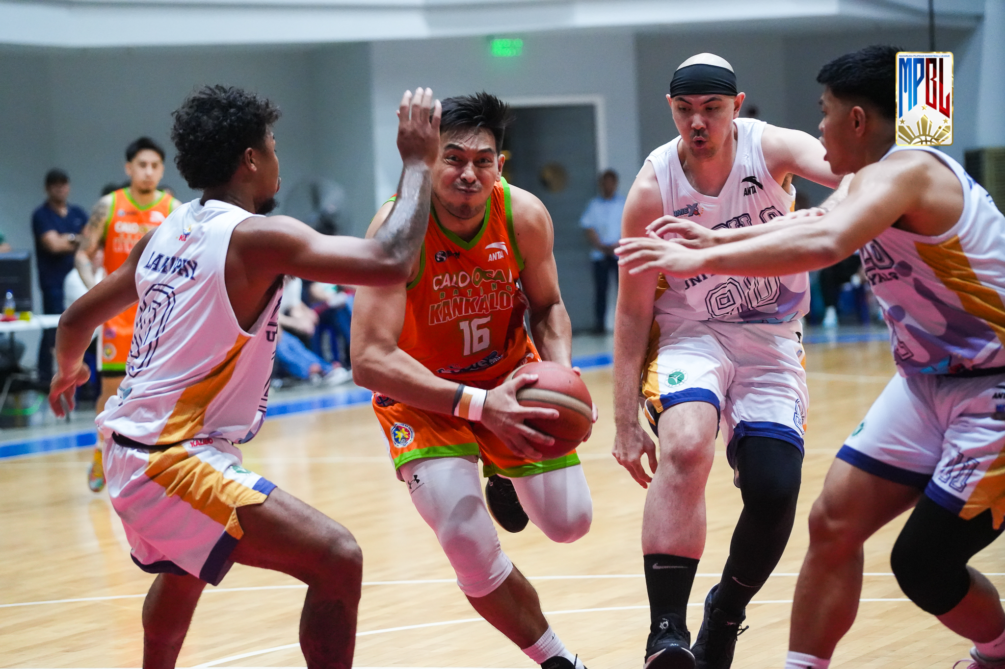 Caloocan, Quezon City post contrasting victories