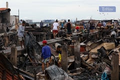 Cavite City fire: Residents salvage belongings