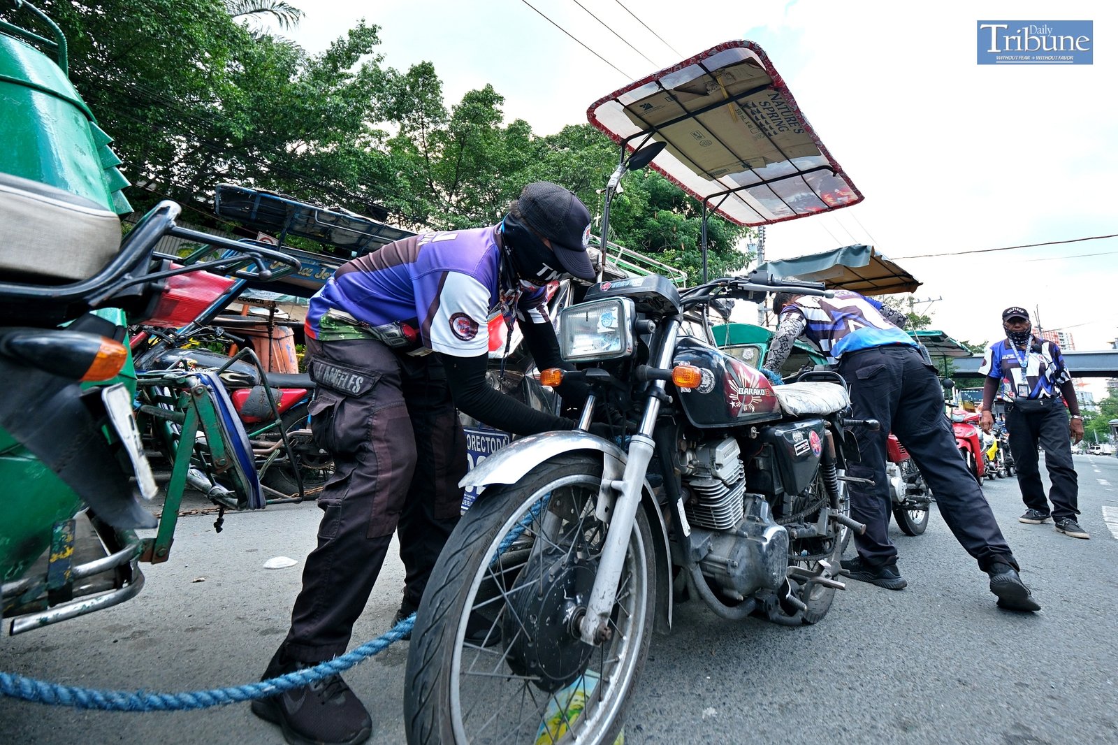 TRIBUNE-tricycles