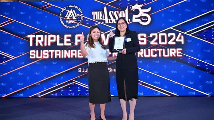 PRIME Infra head of treasury Emma Villa del Rey and treasury manager Kaila Marie Almendarez receive The Asset’s Triple A Sustainable Infrastructure Awards 2024 during a ceremony in Singapore on 9 July 2024.