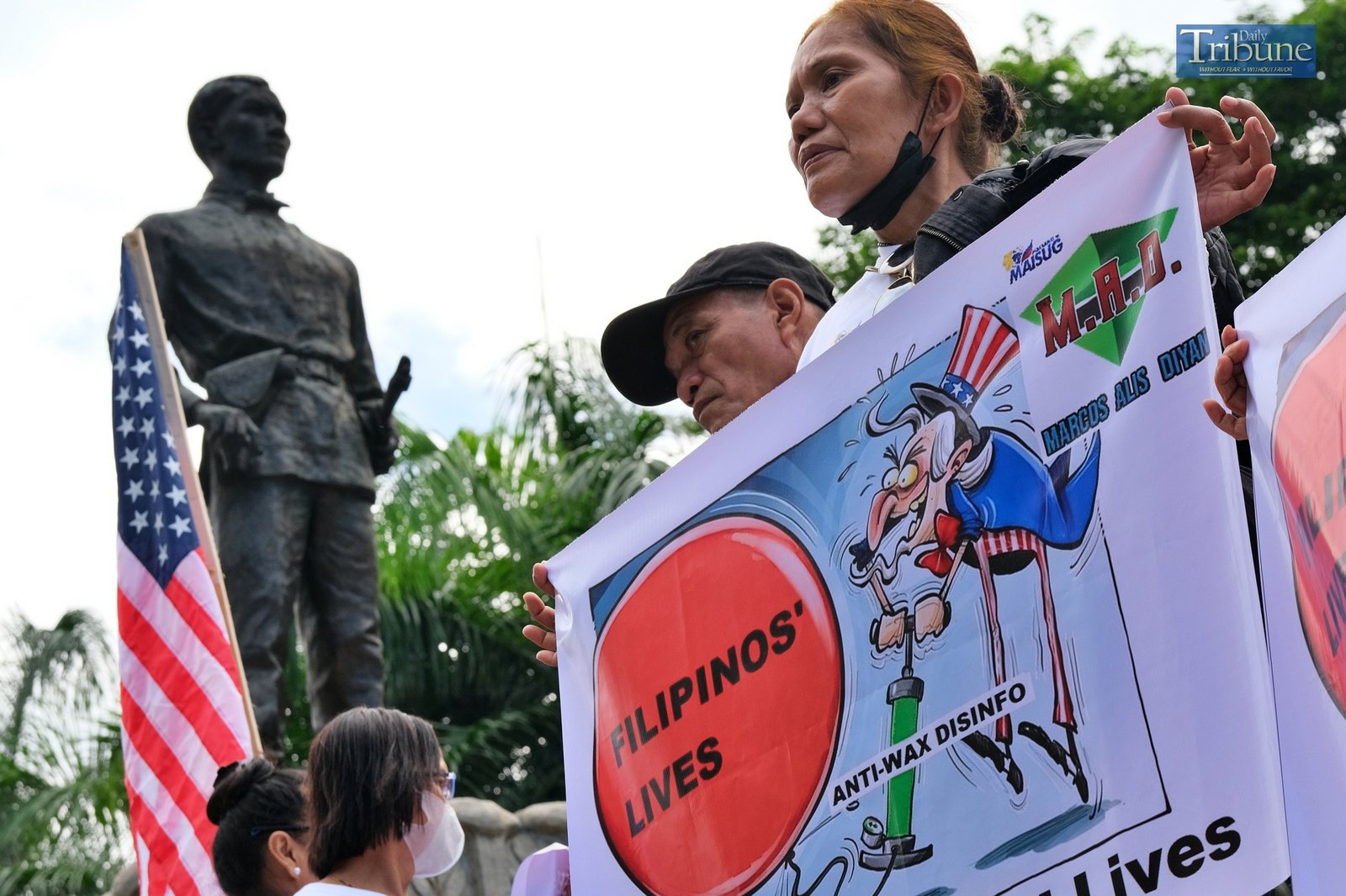 TRIBUNE-liwasangbonifacio