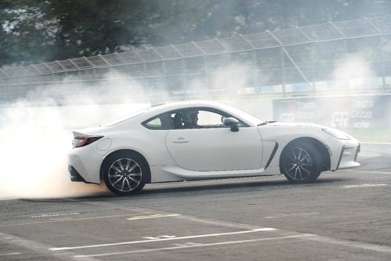A GR 86 driver wows the spectators with some top-notch driving skills.